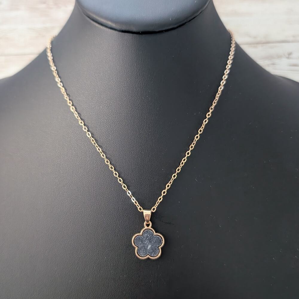Black & Gold Tone Flower Necklace - Condition Issues
